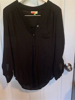 Black Lightweight V-Neck Roll-Tab Tunic